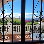 Luxury With 3 Bedrooms *